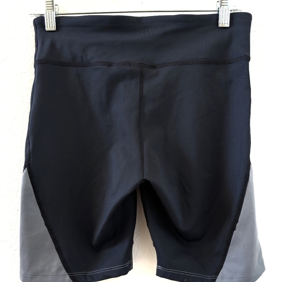 Nike Air Jordan Black Heritage Bike Shorts Medium DO5026-010 - Picture 2 of 4